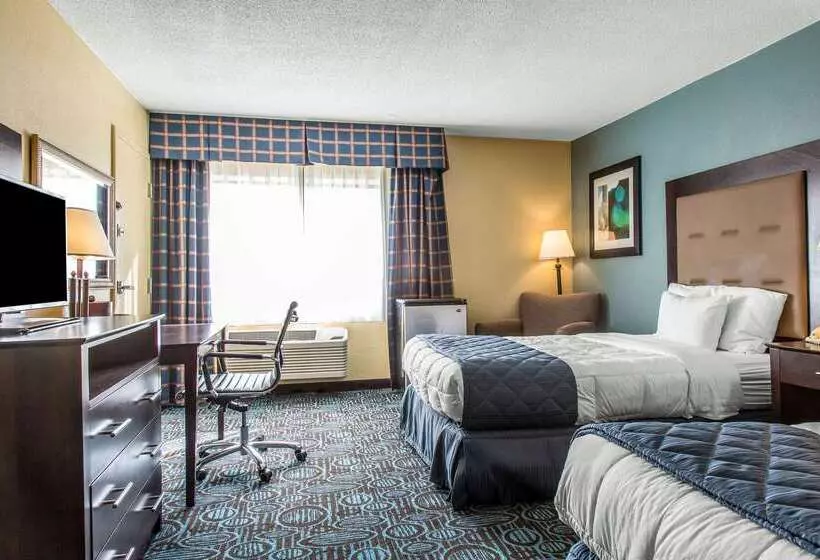 Отель Clarion Inn New London Mystic