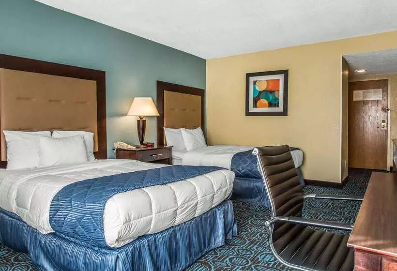 Отель Clarion Inn New London Mystic