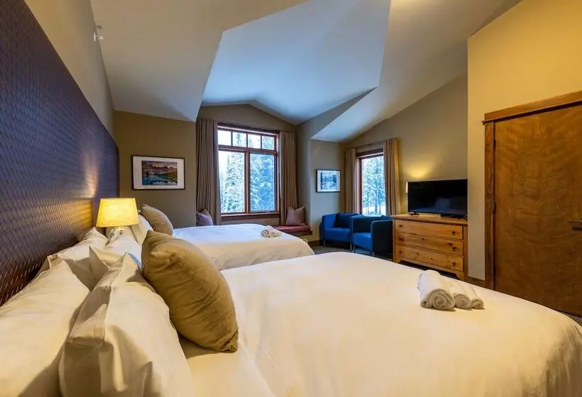 Отель Copper Horse Lodge