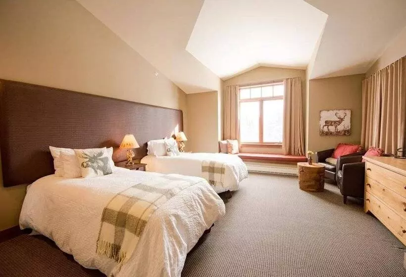 Отель Copper Horse Lodge