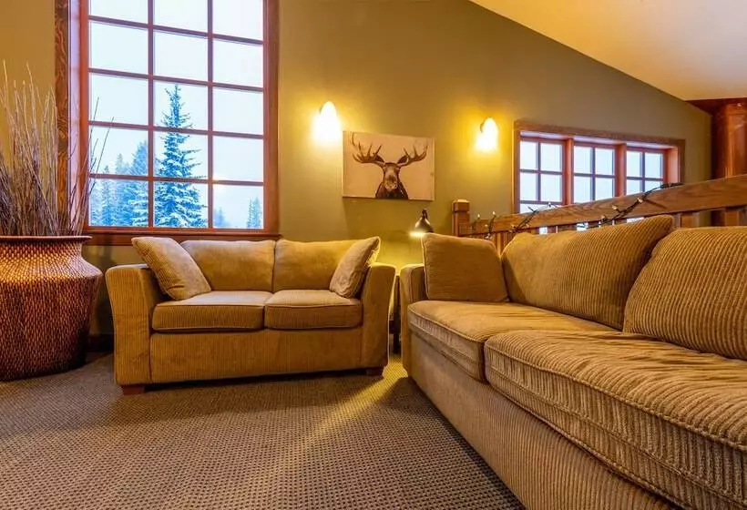 Отель Copper Horse Lodge