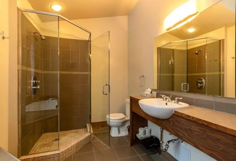 Отель Copper Horse Lodge