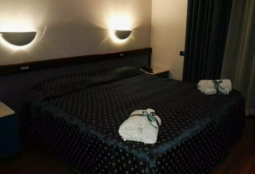 ホテル De La Ville