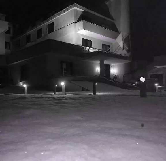 ホテル De La Ville