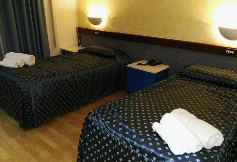 ホテル De La Ville