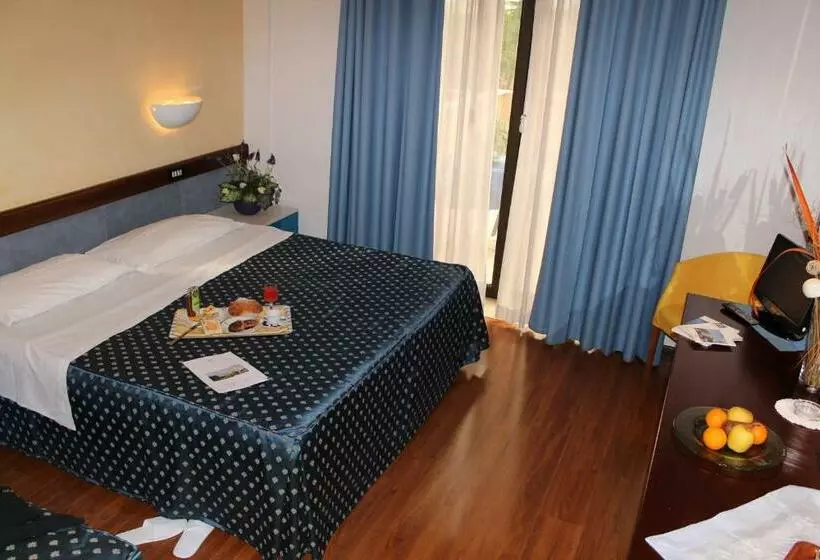 ホテル De La Ville