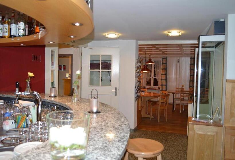 Hotell Garni Rösslipost