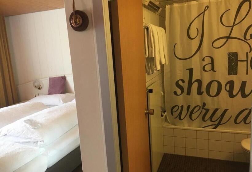 Hotell Garni Rösslipost