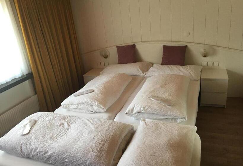 Hotell Garni Rösslipost