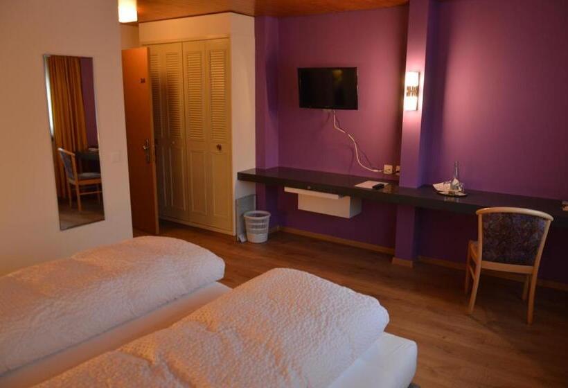 Hotell Garni Rösslipost