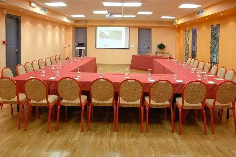 酒店 Helmos Kalavrita