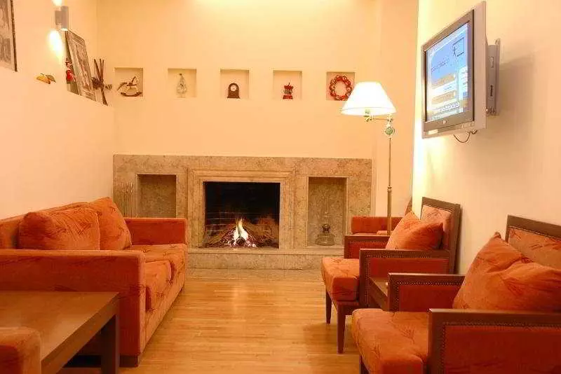 酒店 Helmos Kalavrita