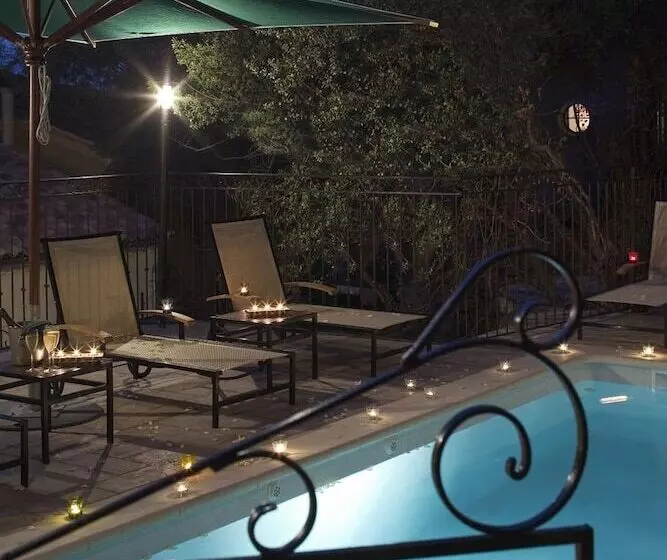 فندق Hostellerie Du Cigalou   Teritoria