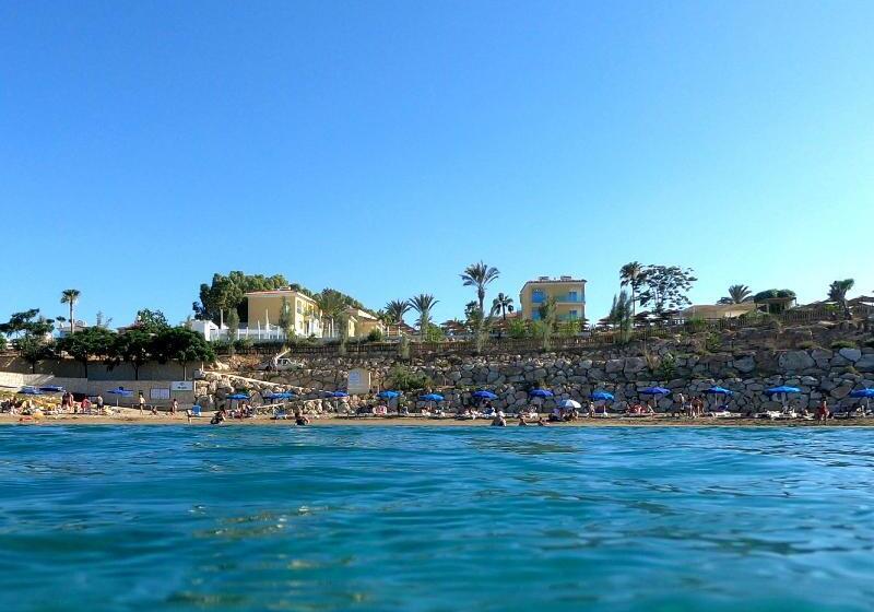 هتل Malama Beach Holiday Village