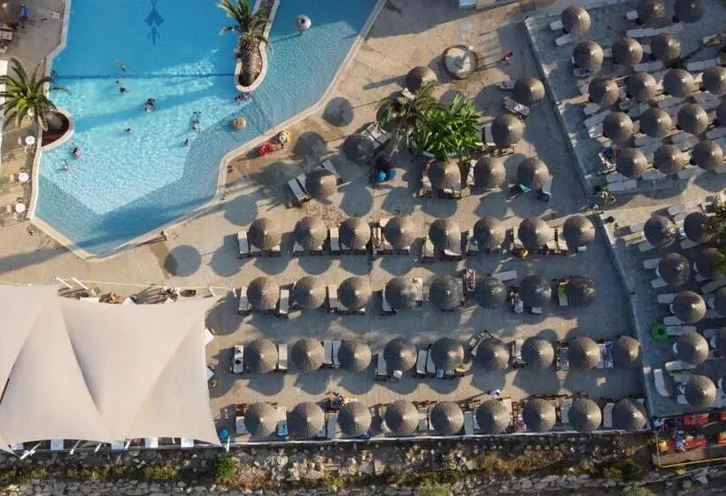 ホテル Malama Beach Holiday Village