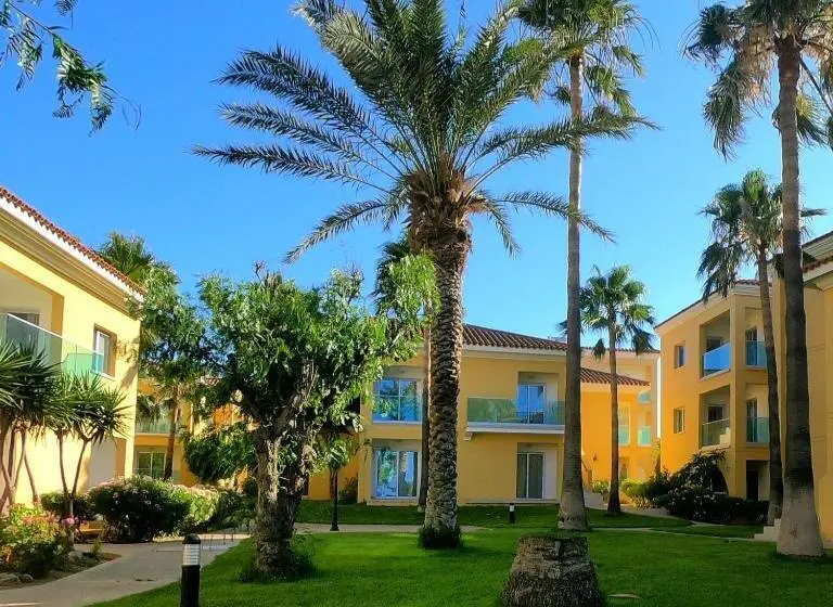 ホテル Malama Beach Holiday Village