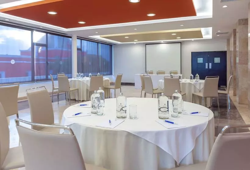 هتل NH Puebla Centro Historico