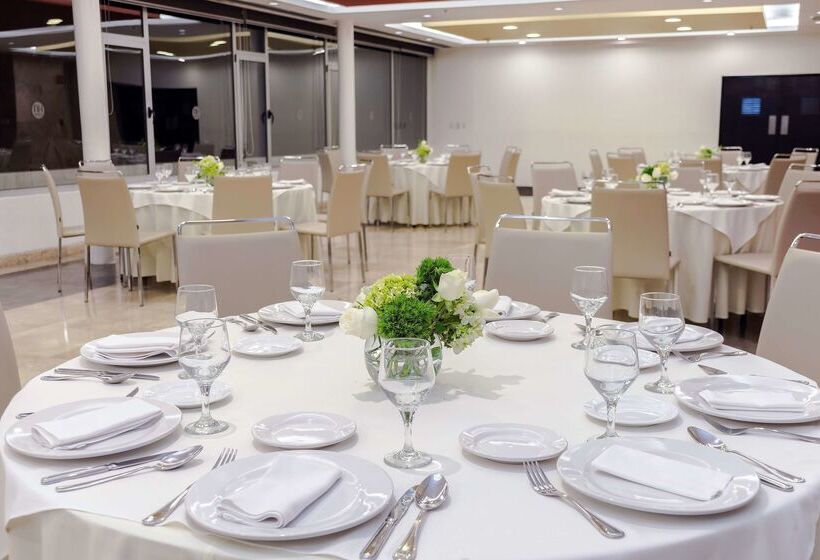 هتل NH Puebla Centro Historico