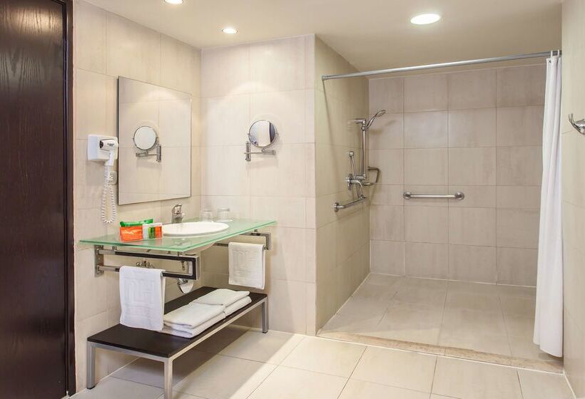 هتل NH Puebla Centro Historico