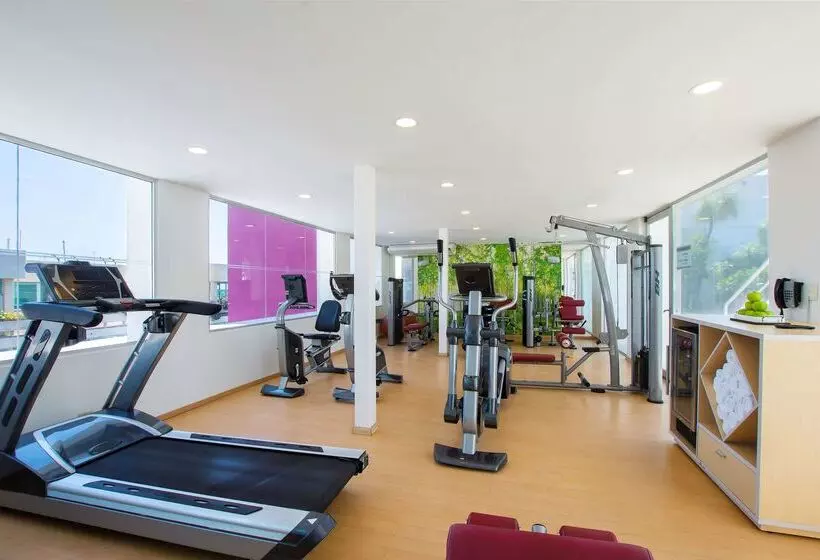 هتل NH Puebla Centro Historico