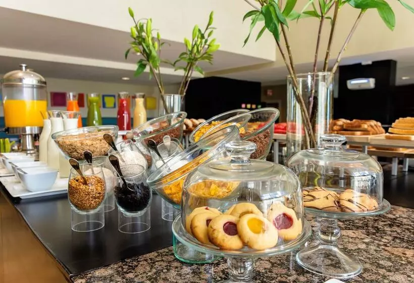 هتل NH Puebla Centro Historico