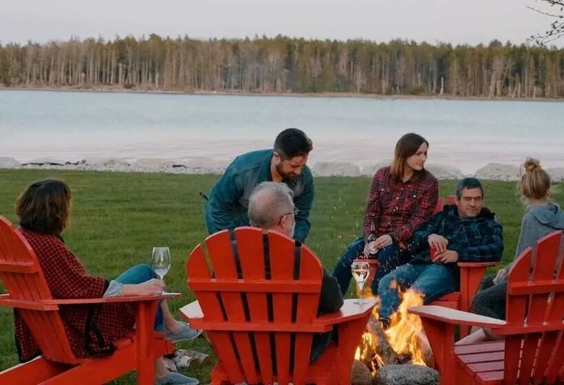 Отель Oak Island Resort & Conference Centre