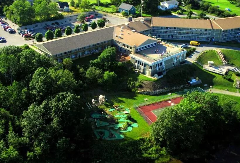 Отель Oak Island Resort & Conference Centre