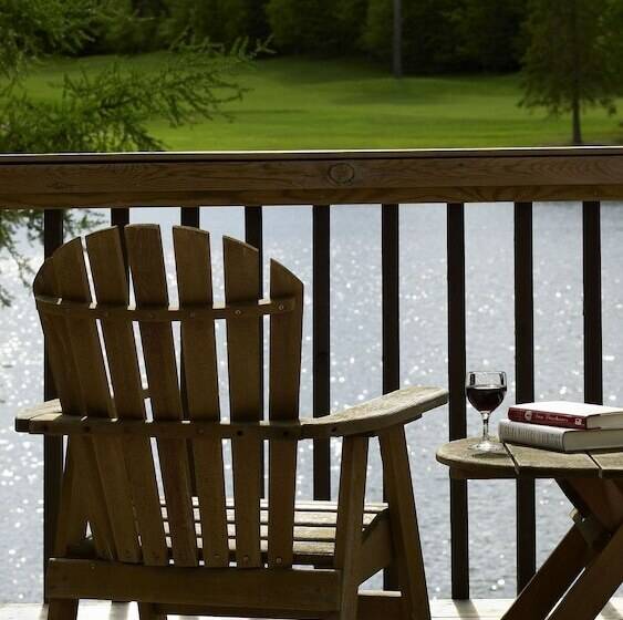 Szálloda Pinestone Resort & Conference Centre