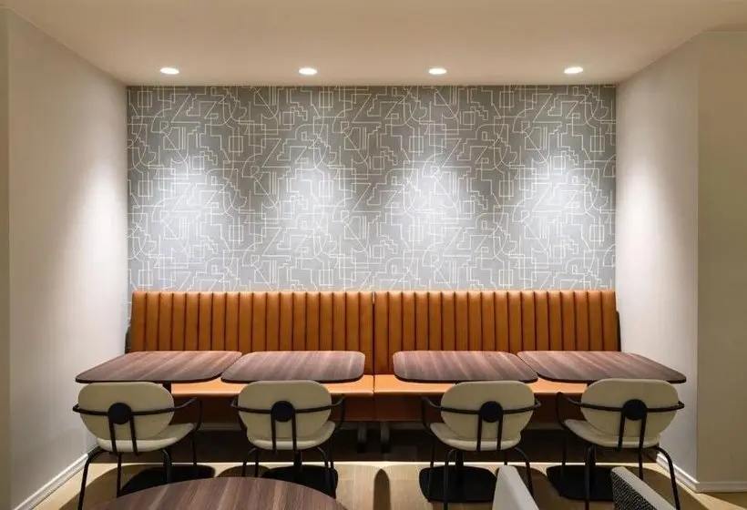 هتل Eurostars Avenue Louise