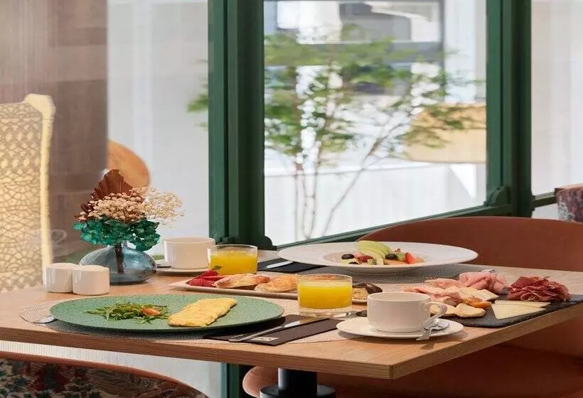 Отель H10 Casanova