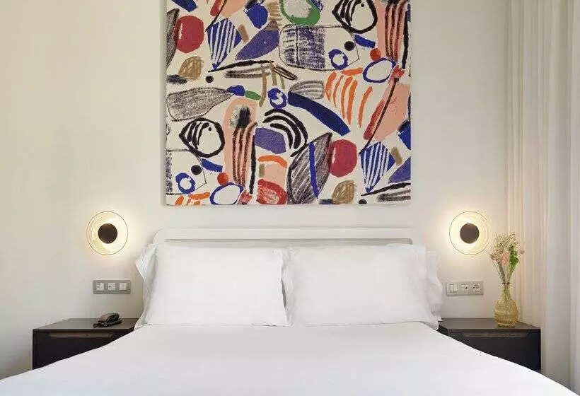 Отель H10 Casanova