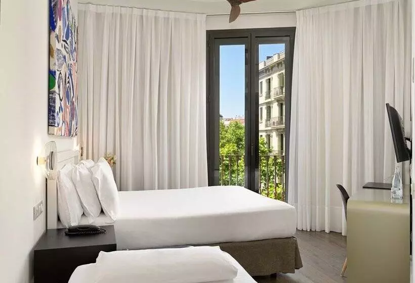 Отель H10 Casanova