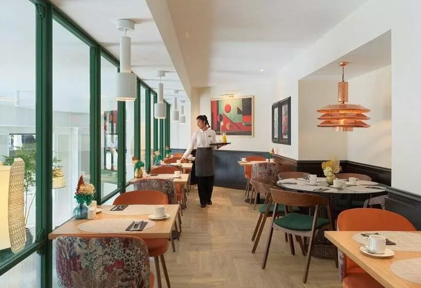 Отель H10 Casanova