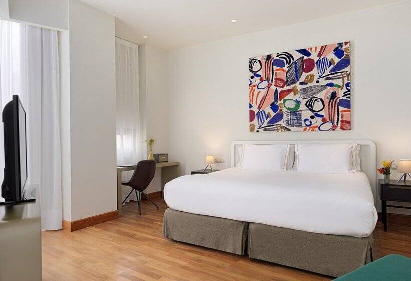 Отель H10 Casanova