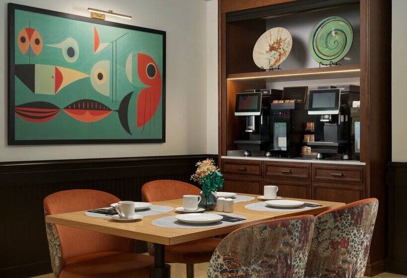 Отель H10 Casanova