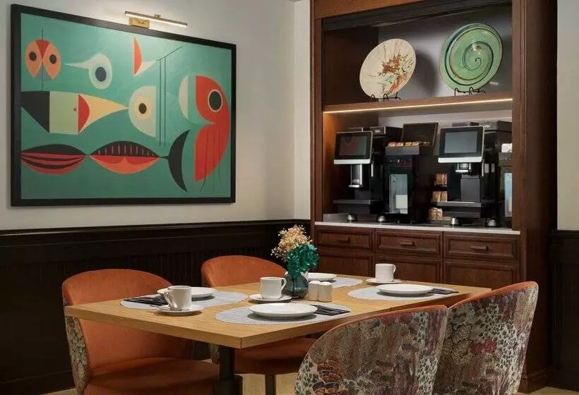 Отель H10 Casanova