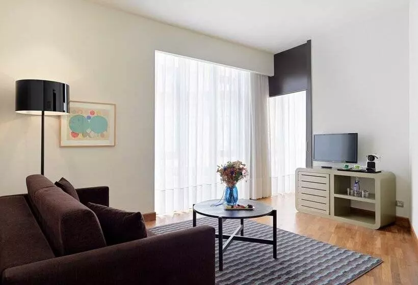 Отель H10 Casanova