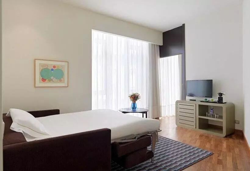 Отель H10 Casanova