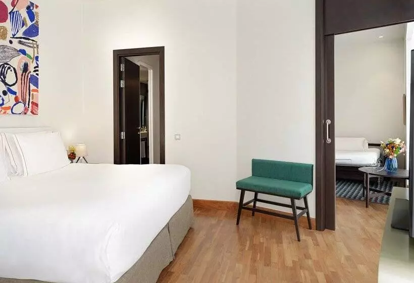 Отель H10 Casanova