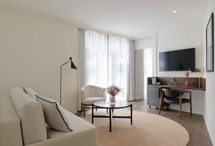 Отель H10 Casanova