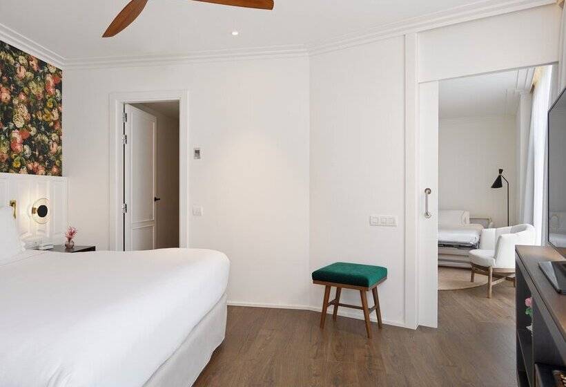 Отель H10 Casanova