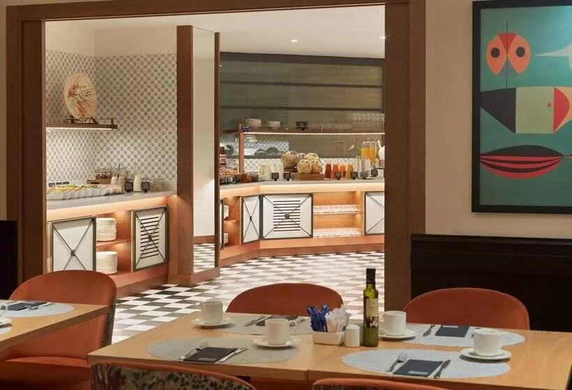 Отель H10 Casanova