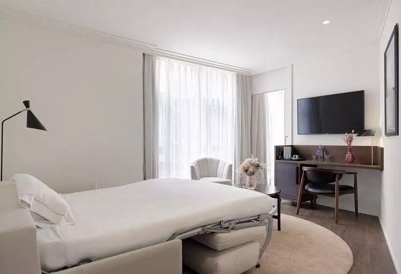 Отель H10 Casanova