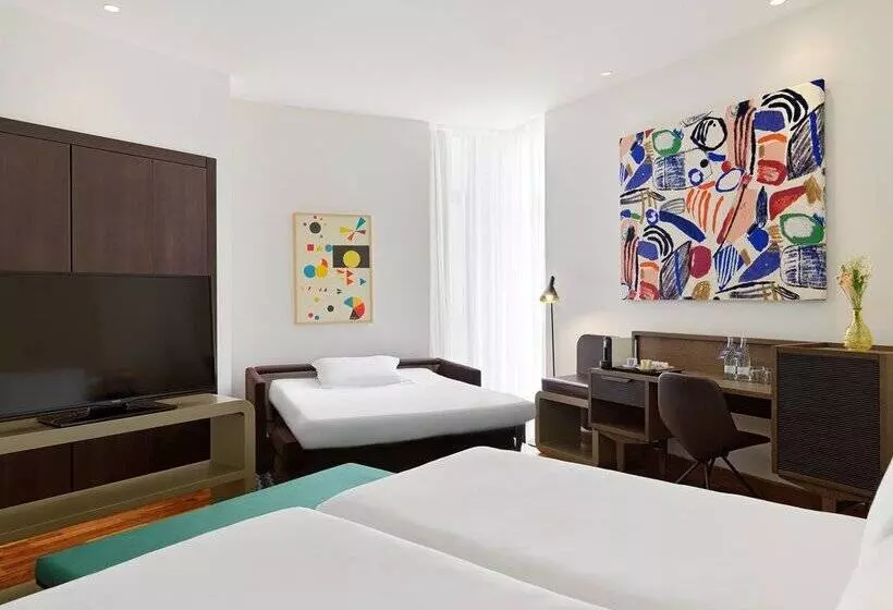 Отель H10 Casanova