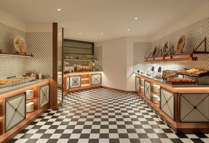 Отель H10 Casanova