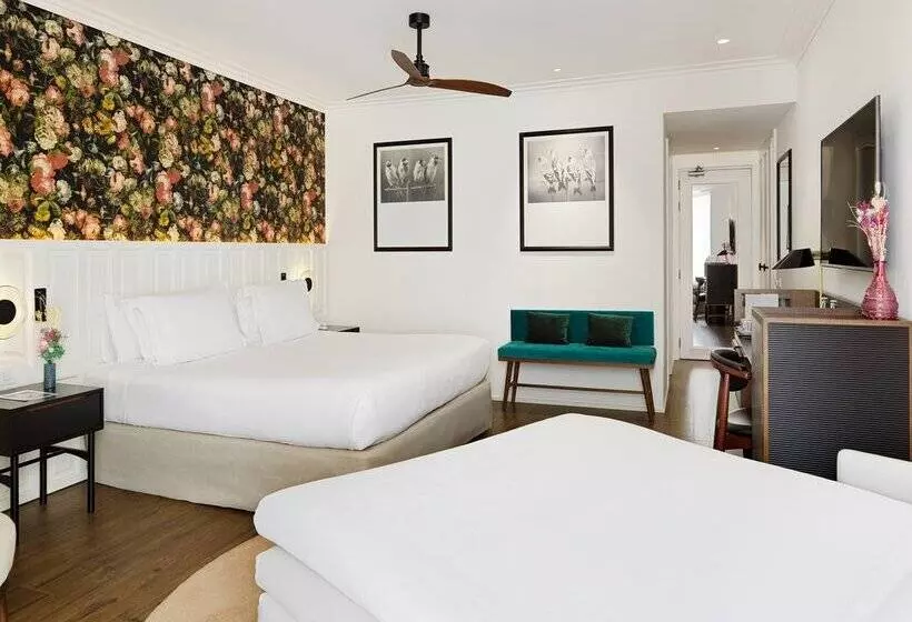 Отель H10 Casanova