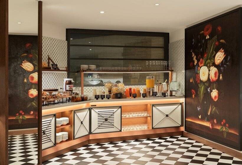 Отель H10 Casanova