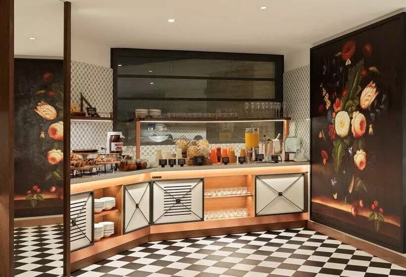 Отель H10 Casanova