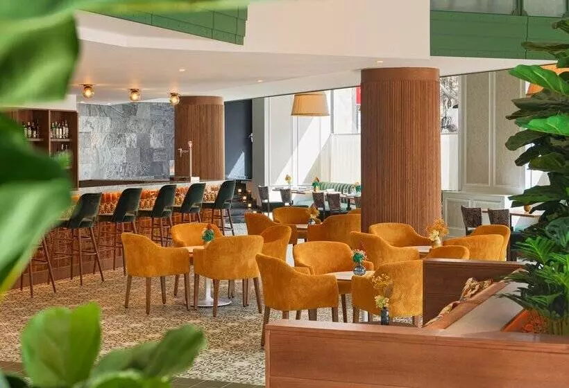 Отель H10 Casanova