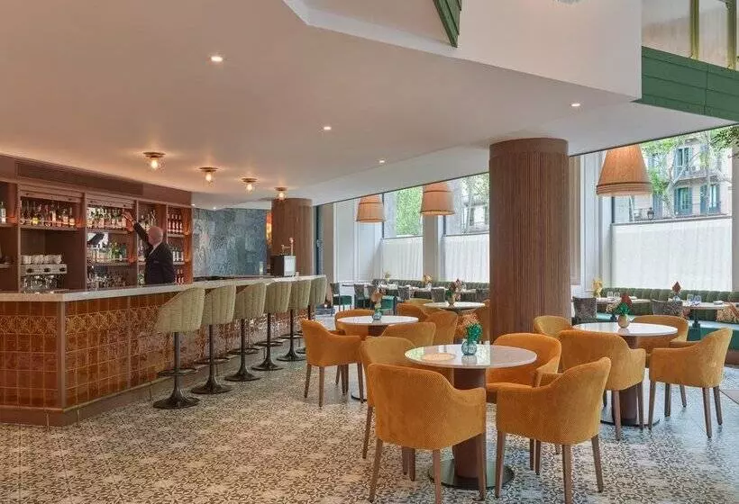 Отель H10 Casanova